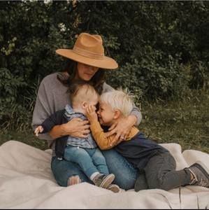 Meet your Posher, Victoria